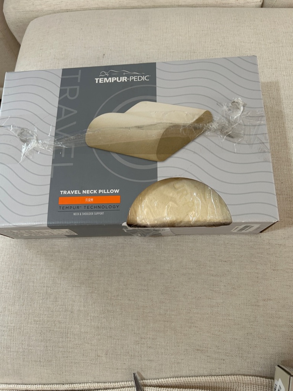 Tempur-Pedic Travel Neck Pillow Firm with Carry case, NWT